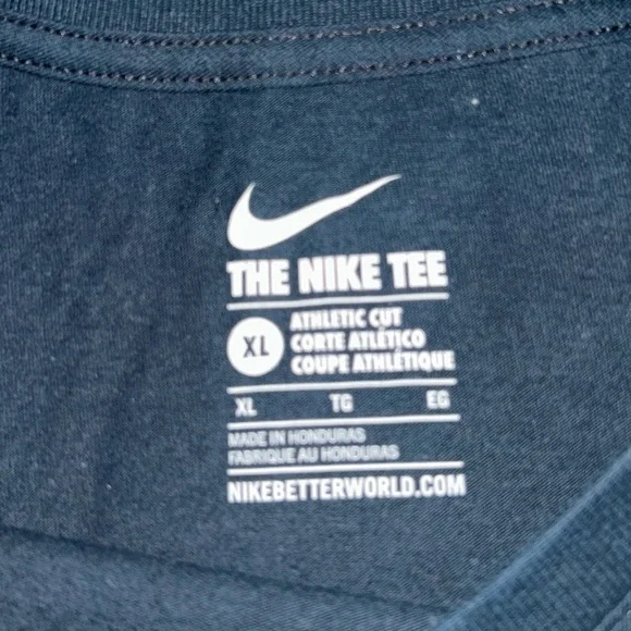 Nike Jordan UNC Tarheels National Champs Navy Long Sleeve Shirt XL - Picture 3 of 4